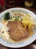 「チャーシュー味噌らーめん（大盛・太麺・ガッツリ）880円」@味噌らーめんと中華 てつまるの写真