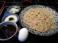 「とろろ蕎麦610円＋中華そばに変更10円＋冷酒」@鈴木庄兵衛商店の写真