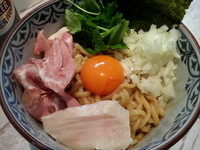 「濃厚たまごのまぜそば￥700＋ビール‥」@中華そば 四つ葉の写真