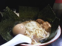 「淡麗中華そば+味玉+海苔増し+和え玉」@中華ソバ 伊吹の写真