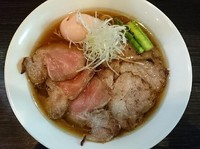 「【4月限定】イベリコチャーシュー麺  ピンクの味玉付き」@麺処 ほん田 nijiの写真