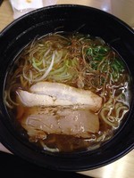 「出汁入り鶏がら醤油ラーメン　２８０円＋税」@スシロー 東神奈川店の写真