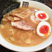 「味玉煮干しらーめん」@煮干しらーめん 玉五郎 東京新宿店の写真