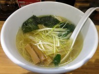 「鶏塩 ６５０円」@らぁめんまんの写真