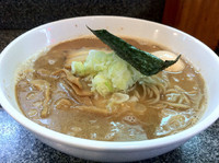 「煮魚出汁らーめん 800円」@つけめん 美豚 小作店の写真