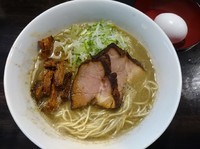 「特濃肉煮干しそば改￥800＋生卵￥50－駐車券割引￥100」@らーめん こてつの写真