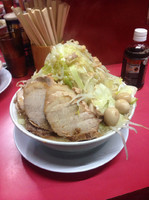 「特大豚ダブル＋ウズラ」@ラーメン二郎 大宮店の写真