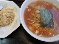 「ラーメン・半チャーハン 「830円」」@味楽亭の写真