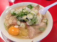 「塩中華ラーメン(大)¥810+生玉子¥60」@末廣ラーメン本舗 仙台駅前分店の写真