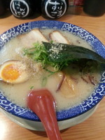 「らーめん全部のせ」@博多ラーメン鶴亀堂 鶴ヶ島店の写真