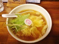 「醤油わんたん麺(850円)+焼き餃子(400円)」@生竜の写真
