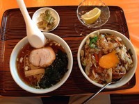 「スタミナ丼とラーメンセット ミニミニ」@台湾料理 生駒の写真