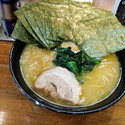 ラーメン中盛り海苔増し固め(500+100+100円)