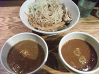 「二色味玉つけめん」@神保町 可以の写真