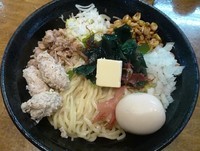 「【限定】あさりの潮バターまぜそば750円＋つくね増し」@はりけんラーメンの写真
