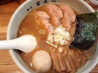 「味玉らーめん＋チャーシュー」@麺屋吉左右の写真