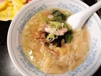 「ワンタンメン（塩）」@中華料理 嵐山の写真