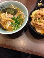 「ミニラーメン＆すた丼」@伝説のすた丼屋 亀戸店の写真