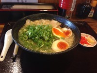 「こってりラーメン ネギ、煮玉子トッピング」@和味の写真