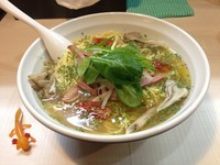 「【限定】洋風白醤油らぁ麺＋大盛り、800円＋100円」@桜台らぁ麺 美志満の写真