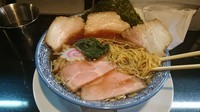 「新潟長岡醤油ラーメン」@麺や ぶたコング 梅田本店の写真