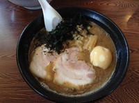 「特製がっつり醤油らーめん850円(魚介系豚骨スープ)」@鹿嶋まるみらーめんの写真