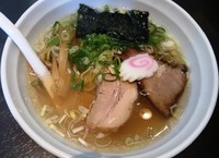 「らぁめん塩（麺半玉）600円」@スタミナラーメン 馬しゃ屋の写真