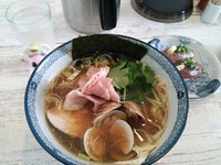 「蛤そば＋かつおのにぎり」@中華そば 四つ葉の写真