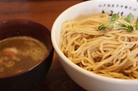 「梅香る煮干しつけ麺（特盛り無料）」@江戸前煮干し中華そば きみはん 総本店の写真