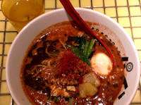 「カカカカカカオ　＠850円　＋　味付玉子＠150円」@パイナップルラーメン屋さん パパパパパインの写真