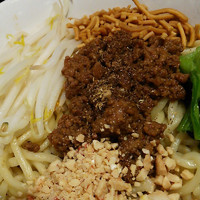「汁なし担担麺￥８５０」@自家製麺ほうきぼし 神田店の写真