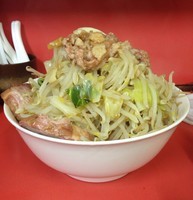 「ラーメン(700円)+大(100円)」@ラーメンガッツリ トントントンの写真