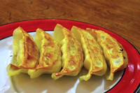 「餃子280円」@東京とんこつ とんとら 川越店の写真