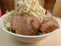 「ラーメン(ニンニク・アブラ・カラメ)750円」@自家製ラーメン 大者の写真