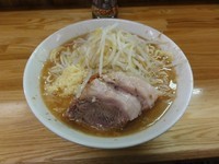 「ラーメン　650円　麵硬め/ニンニク」@ラーメン二郎 赤羽店の写真