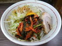 「小ラーメン（豚２枚）　＋汁なし　＋ニラキムチ　（ニンニク）」@ラーメン二郎 横浜関内店の写真