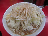 「豚入り（ヤサイニンニクアブラタマネギ）」@豚ラーメン 蕨店の写真