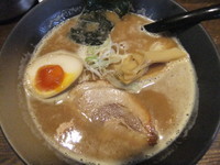 「こってりらぁめん（半麺）（700円）」@らぁ麺 家康の写真