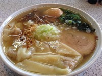 「塩ワンタン麺玉子入り」@支那そばや 鶴ヶ峰店の写真