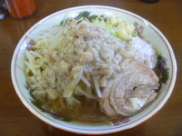 「小ラーメン（にんにく、脂）　開店記念　５００円」@らーめん おうか 松戸松飛台店の写真