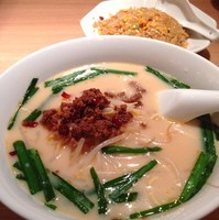 「ラーメンセット（￥780）」@味香園の写真