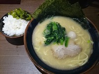 「ラーメン ￥680＋ライス（サービス）＝￥680」@横濱家系ラーメン 壱角家 川越店の写真