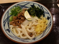 「あさりおろし塩ぶっかけうどん(並盛)380円」@丸亀製麺 イーサイト高崎店の写真