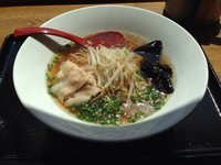 「豚醤油ら〜めん」@らーめん つけ麺 一酵やの写真