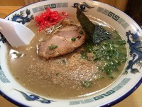 「とんこつらーめん+替え玉／￥670+110」@なかじまの写真