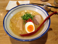 「とりとん醤油らーめん 720円」@つけ麺 ががちゃいの写真