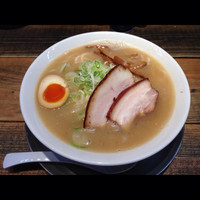 「こく煮干塩味 850円」@長尾中華そば 東京池袋店の写真