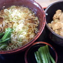 ミニ肉丼付き蕎麦＝670円