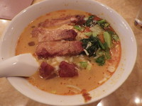 「排骨担々麺」@龍門 新館の写真