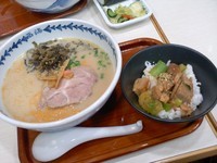 「高菜ラーメン、赤麺、替え玉W、スタミナチャーシュー丼」@西海製麺所 稲城若葉台店の写真
